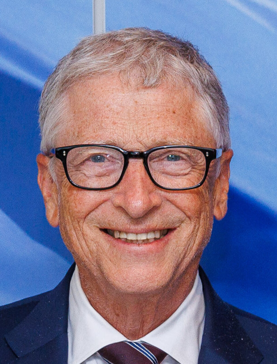 En utbredt konspirasjonsteori hevder at Bill Gates ville bruke koronavaksinen til å sette inn mikrobrikker i folk.