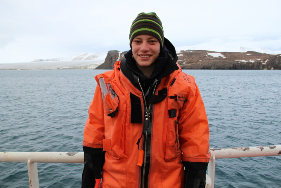 Her er Cecilia Helmerson på feltarbeid ved Svalbard.