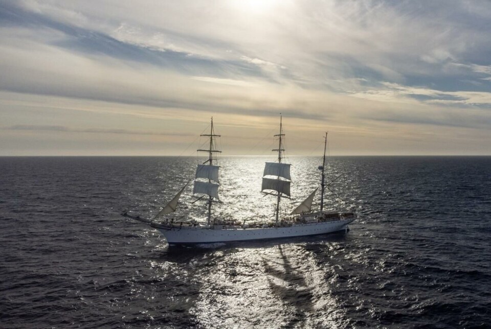 Statsraad Lehmkuhl mens skipet fortsatt var på vei mot Nordvestpassasjen. Skipet måtte snu på grunn av dårlige værutsikter og usikre isforhold.