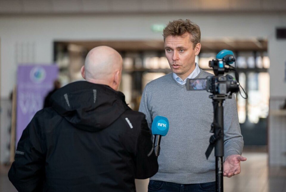 – Frie medier er nødvendige for demokratiet, mener Broderstad. Her blir tidligere forsknings- og høyere utdanningsminister Ola Borten Moe (Sp) intervjuet av NRK på UiT i 2022.