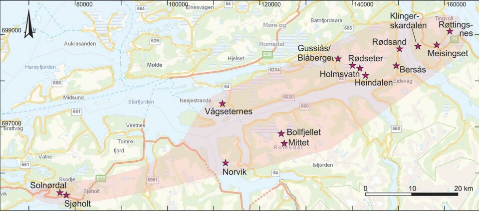 Stjernene viser de viktigste forekomstene i jern-titan-vanadium-beltet (rød skravering) i Møre og Romsdal.