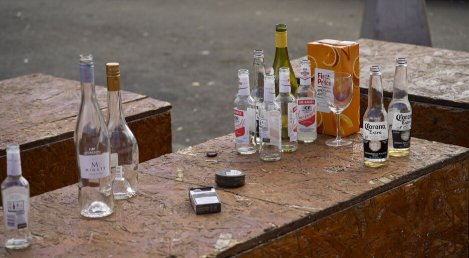 En av seks i 10. klasse sier foreldrene sender med alkohol på fest