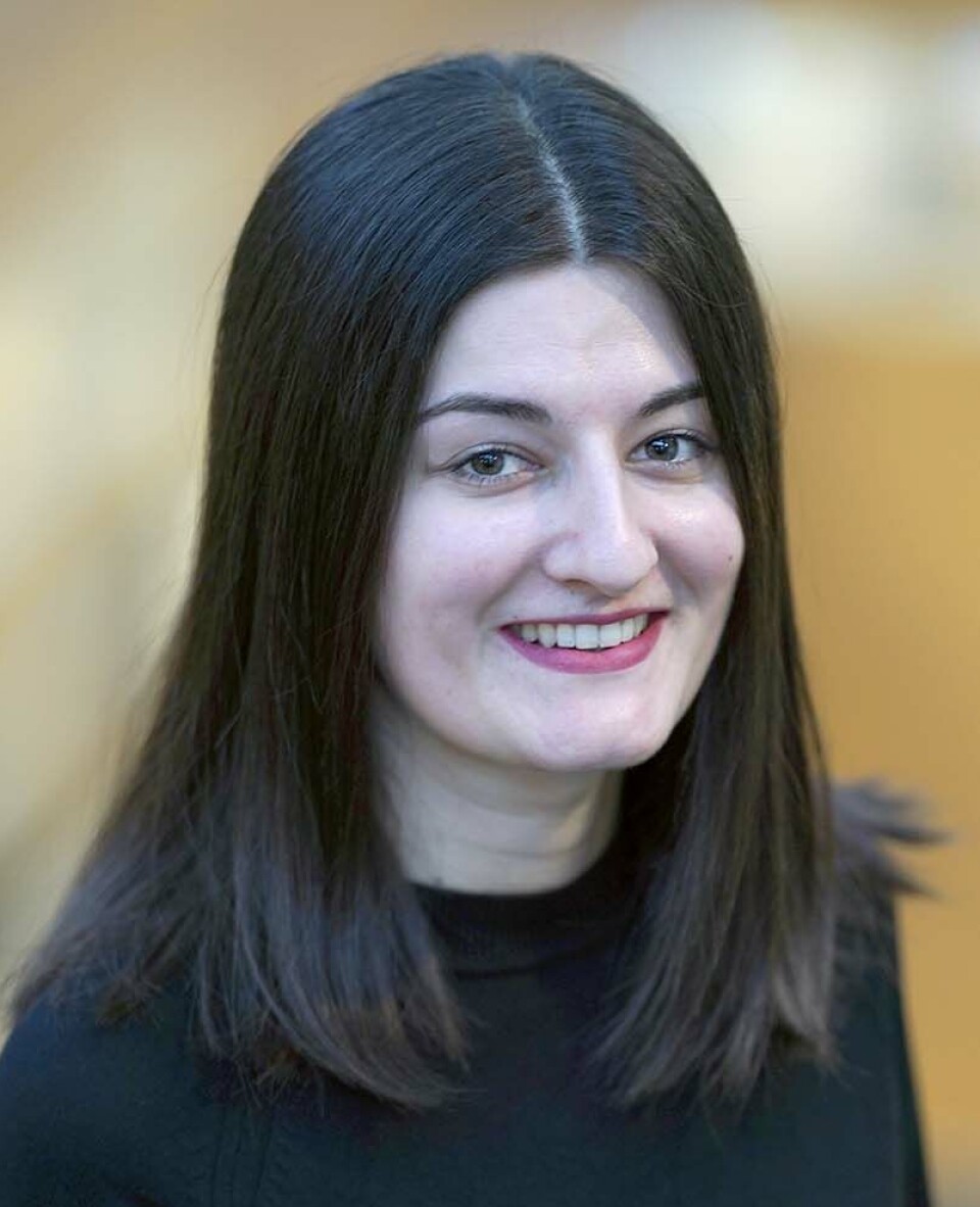 Kristina Burum forsker på hvordan barn med et avansert høreapparat fungerer sosialt.