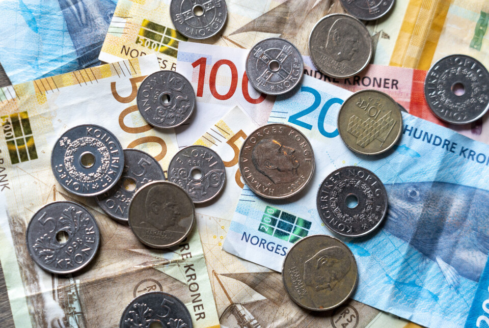 Nordmenns disponible inntekt økte med 2,2 prosent i andre kvartal sammenlignet med kvartalet før, ifølge SSB. Det har vært en økning i hvert kvartal siden første kvartal 2024. Illustrasjonsbilde av norske kronesedler.