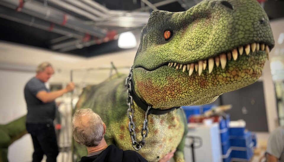 Dinosaurene brøler, blunker og stabber av gårde. – De ser altså så ekte ut, sier dinosaurforsker Jørn Hurum.