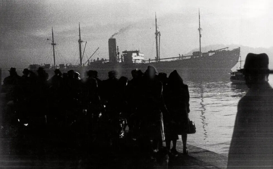 Klokken 14.55 torsdag 26. november 1942 la troppetransportskipet D/S Donau ut fra Utstikker 1, ved den daværende Amerikalinjens kai i Oslo. Foruten mannskap og vaktstyrke var det 529 jøder fra Norge om bord. Bare ni menn overlevde krigen.