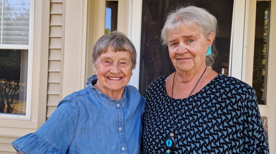 Janis Beckman og Becky Kroll har sluttet å spise lutefisk. Det var tradisjon da foreldrene levde. Portrett av Janis Beckman og Becky Kroll.
