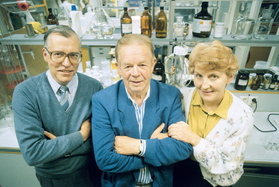 John Ugelstad (1921-1997) her flankert av sine nærmeste medarbeidere, Arvid Berge og Turid Ellingsen.
