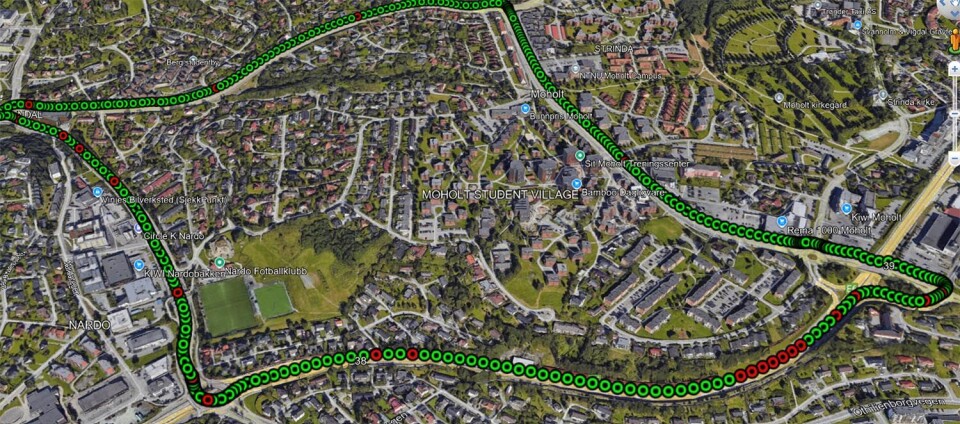 Resultat av testtur med førerløs bil i Trondheim der NTNU-forskerne har brukt sin PPP-RTK-støttede løsning. De grønne punktene viser posisjonsmålinger med nøyaktighet bedre enn ti centimeter.