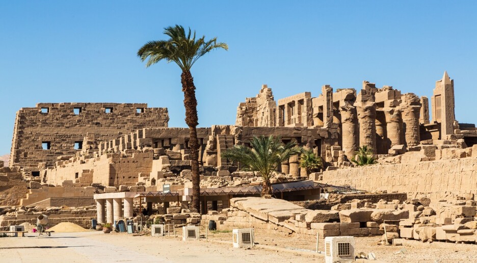Hvorfor ligger det egyptiske  megatempelet akkurat her?