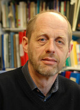 – Alle ord som en ikke kan regne til urspråket, er lånord, sier Helge Sandøy, professor emeritus i nordisk språkvitenskap ved Universitetet i Bergen. (Foto: UiB) – Alle ord som en ikke kan regne til urspråket, er lånord, sier Helge Sandøy, professor emeritus i nordisk språkvitenskap ved Universitetet i Bergen. (Foto: UiB)