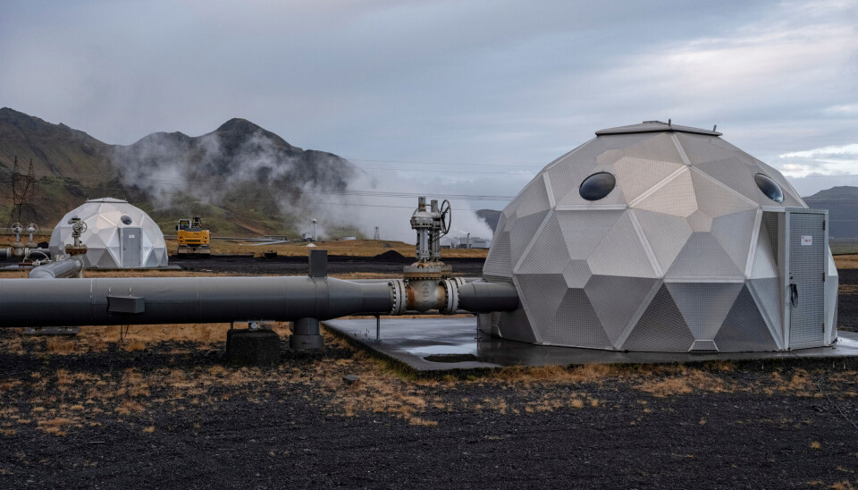 Anlegg for fangts og lagring av CO2 på Island. Anlegget suger CO2 fra lufta før den blir lagret i bakken.