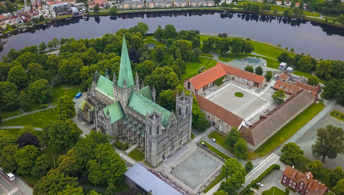 Pilegrimar går og går, men bidreg for lite