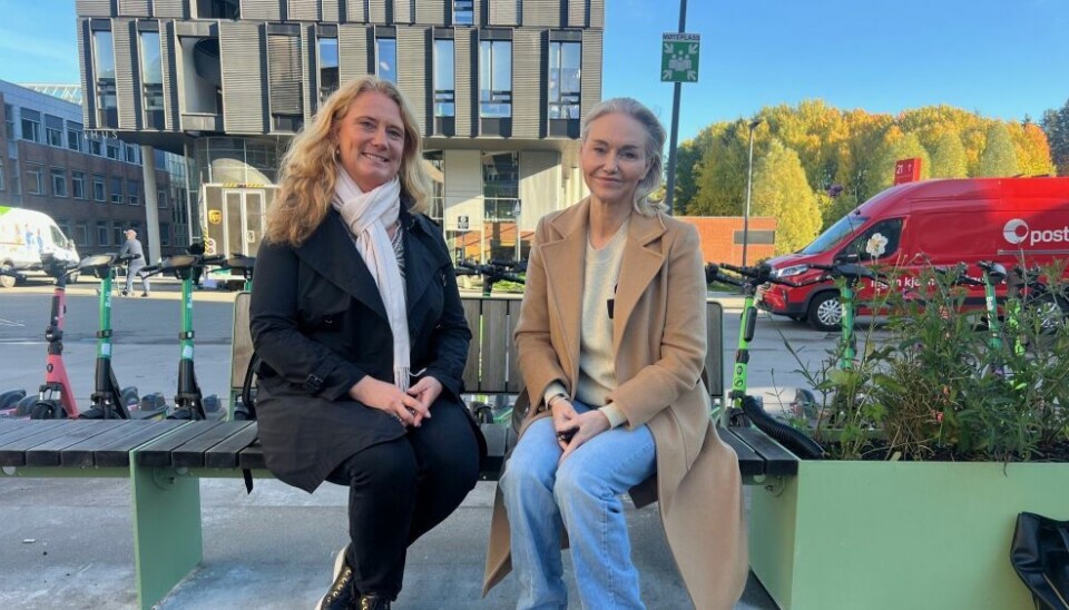 – Vi har flest felles interesser med våre nordiske naboer og resten av Europa. Å styrke samarbeidet vårt med Europa, det er kanskje det viktigste vi kan gjøre sier forsker Pernille Rieker, til venstre. Her sammen med kollega Marianne Riddervold.