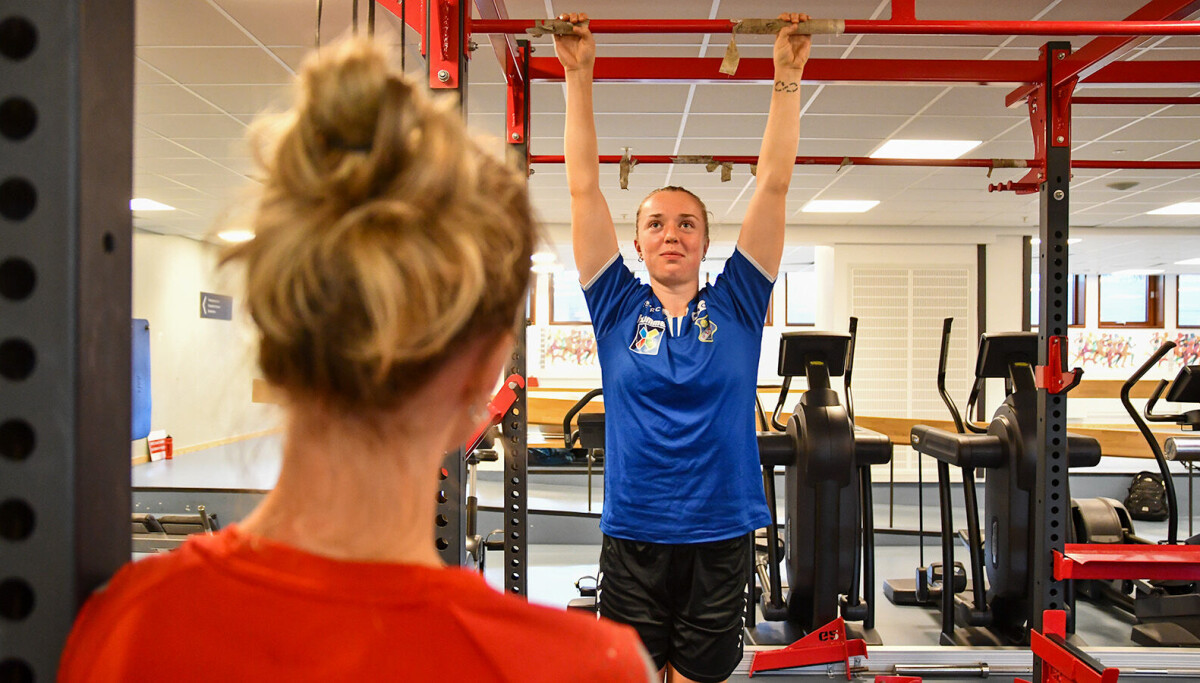 – Jenter i lagidrett bør starte med styrketrening tidlegare