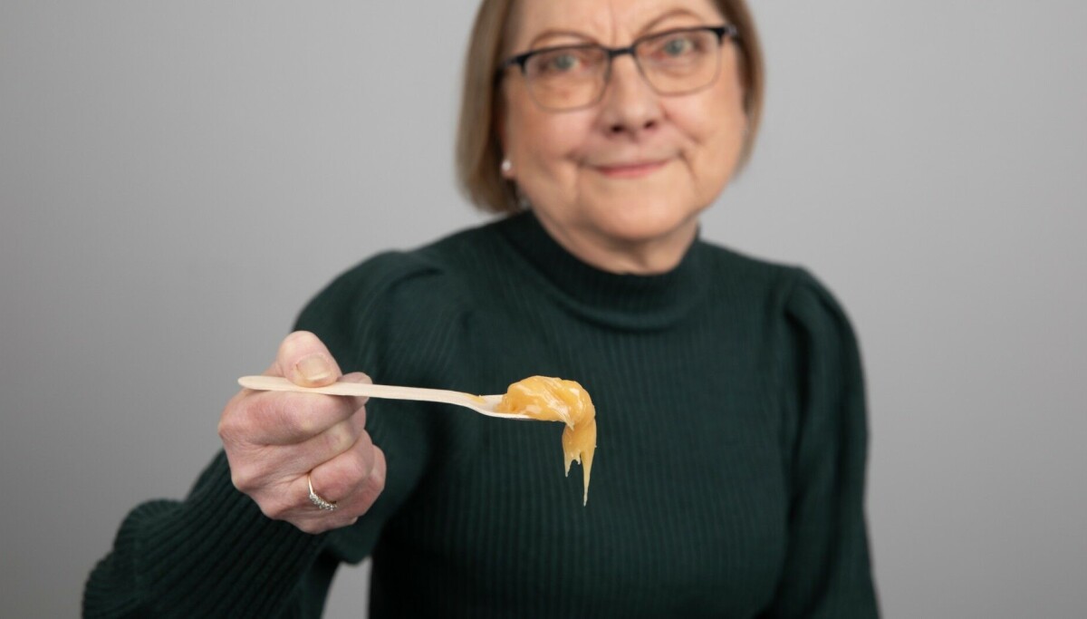 Tannkrem med honning fås kjøpt i norske butikker: – Veldig interessant at det får lov til å skje, sier forsker