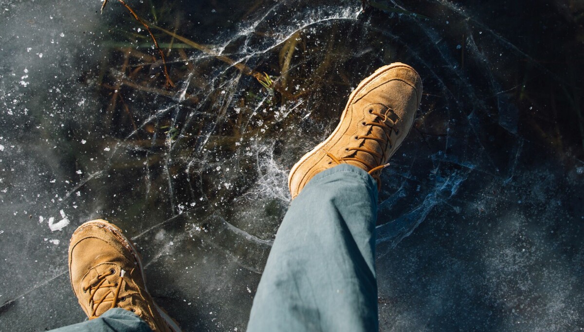 Hvorfor er is glatt?