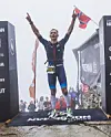 Kristian Grue ved målstreken til Norseman 2025.