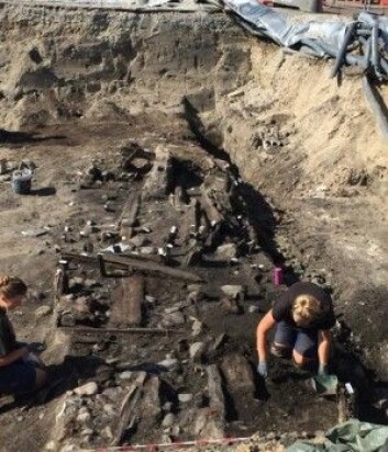 Her graves restene av middelaldermarkedsboder ut fra Overgade. Kanskje har en av dem handlet med lær, sko eller pels? (Foto: Odense Bys Museer) Her graves restene av middelaldermarkedsboder ut fra Overgade. Kanskje har en av dem handlet med lær, sko eller pels? (Foto: Odense Bys Museer)