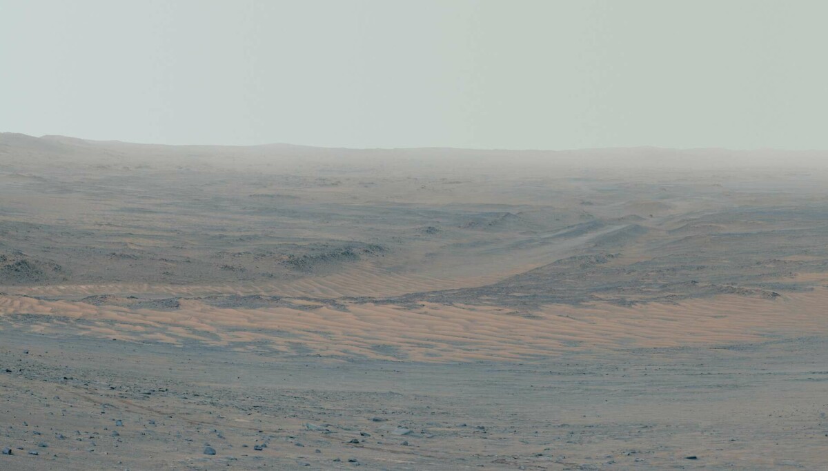 Spor etter gamle elver funnet under overflaten på Mars