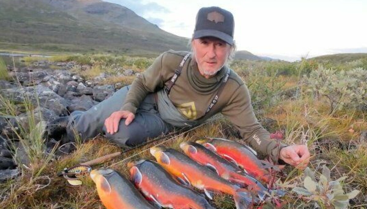 Soldater må bo 100 dager ute i naturen. Bengt Are har klart over 2000