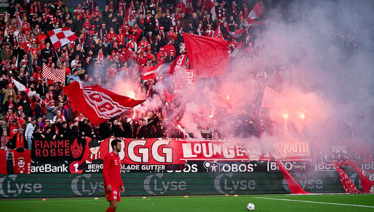 Får vi svenske tilstandar på norske fotballtribunar?