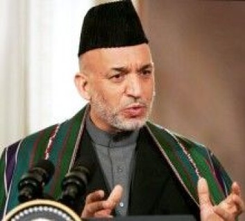 Hamid Karzai ble i 2001 utnevnt av FN til å være leder av Afghanistans overgangsregjering. I 2004–2014 var han landets første demokratisk valgte president. (Foto: Paul Morse / Wikimedia Commons) Hamid Karzai ble i 2001 utnevnt av FN til å være leder av Afghanistans overgangsregjering. I 2004–2014 var han landets første demokratisk valgte president. (Foto: Paul Morse / Wikimedia Commons)