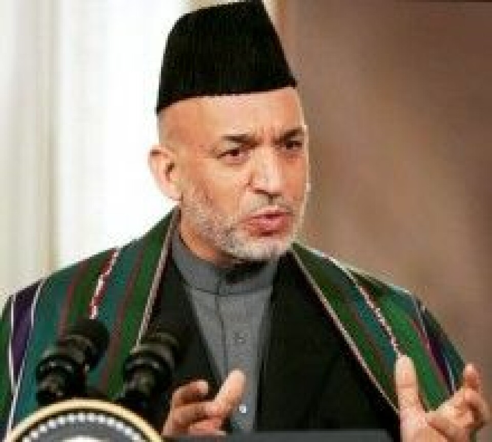 Hamid Karzai ble i 2001 utnevnt av FN til å være leder av Afghanistans overgangsregjering. I 2004–2014 var han landets første demokratisk valgte president. (Foto: Paul Morse / Wikimedia Commons)