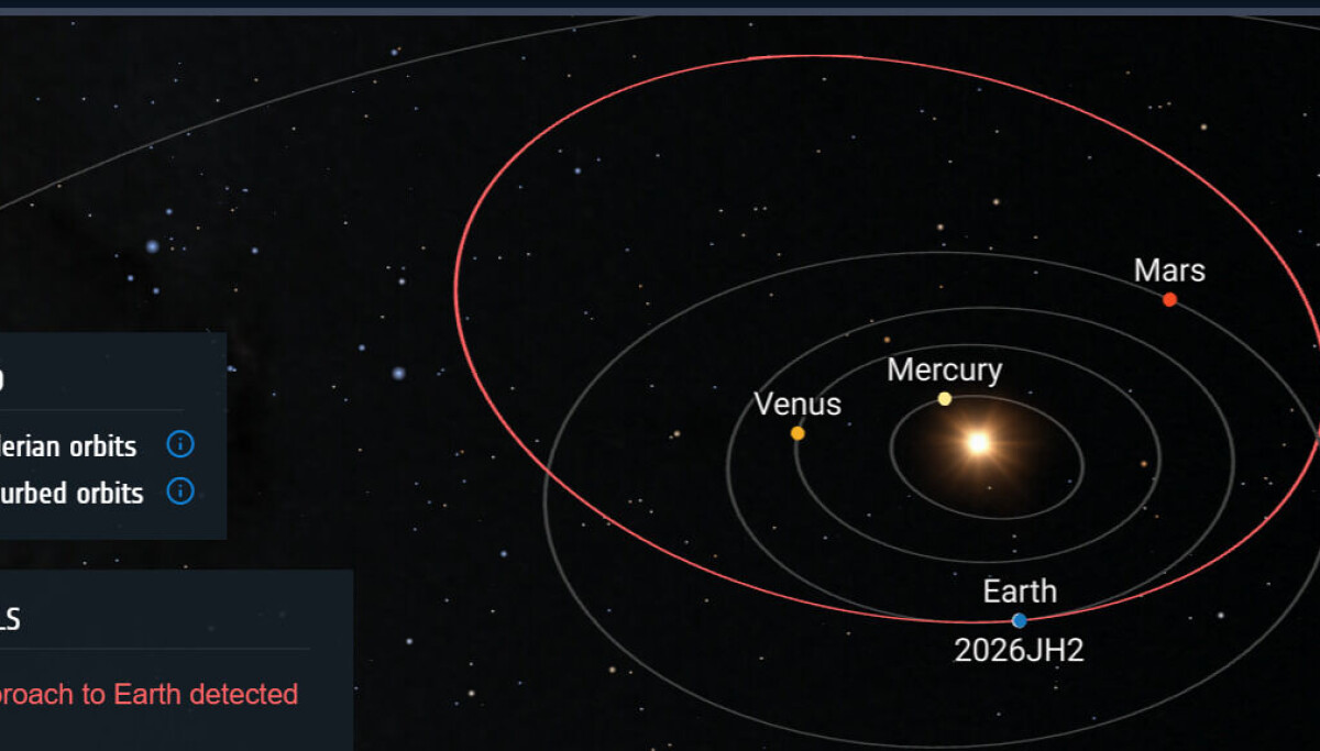 I kveld suser en asteroide på størrelse med et hus mellom jorda og månen
