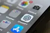 Nærbilde av en smarttelefon med ChatGPT-ikonet på skjermen.