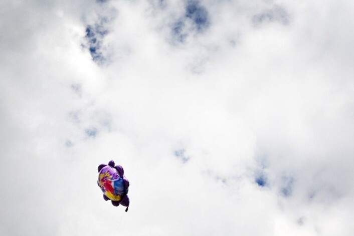 Helium på vei ut i evigheten. (Foto: Bjørke Magnus Knutsen, Aftenposten/NTB scanpix) Helium på vei ut i evigheten. (Foto: Bjørke Magnus Knutsen, Aftenposten/NTB scanpix)
