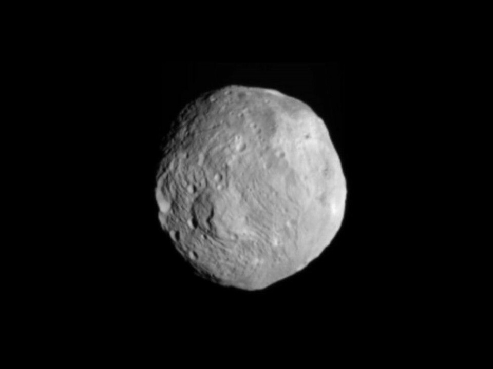 Asteroiden Vesta regnes som en protoplanet som aldri gjorde det til noe større. (Foto: Nasa/NTB scanpix)