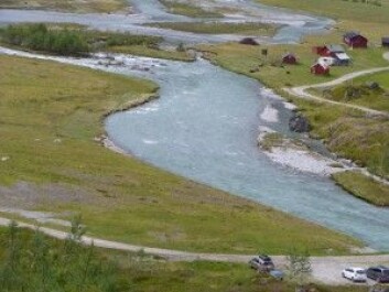 Dette er et av barnas bilder. Oversikt over en elv.<br>(Foto: forskerens studie) Dette er et av barnas bilder. Oversikt over en elv.<br>(Foto: forskerens studie)