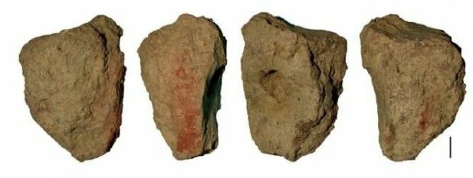 Rød oker ble brukt i kroppsmaling for å opprettholde sosiale bånd internt i egen flokk eller mellom ulike sosiale grupper og er et tegn på at menneskene som levde for 300 000 år siden var sosiale. (Foto: Francesco d’Errico / UiB)