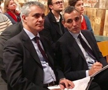 Stefano Scarpetta, direktør for sysselsetting, arbeid og sosiale tiltak og Stéphane Carcillo, leder for arbeid og inntekt i OECD, la frem rapporten om unge utenfor arbeid og utdanning på Kulturhuset i Oslo idag.<br>(Foto: Anne Lise Stranden/forskning.no) Stefano Scarpetta, direktør for sysselsetting, arbeid og sosiale tiltak og Stéphane Carcillo, leder for arbeid og inntekt i OECD, la frem rapporten om unge utenfor arbeid og utdanning på Kulturhuset i Oslo idag.<br>(Foto: Anne Lise Stranden/forskning.no)