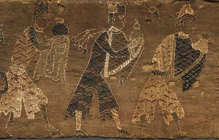 Utsnittet viser de tre vise menn, Kaspar, Melkior og Baltazar, som kommer for å hylle Jesusbarnet med gull, røkelse og myrra. (Foto: Idun Haugan / NTNU Vitenskapsmuseet) Utsnittet viser de tre vise menn, Kaspar, Melkior og Baltazar, som kommer for å hylle Jesusbarnet med gull, røkelse og myrra. (Foto: Idun Haugan / NTNU Vitenskapsmuseet)