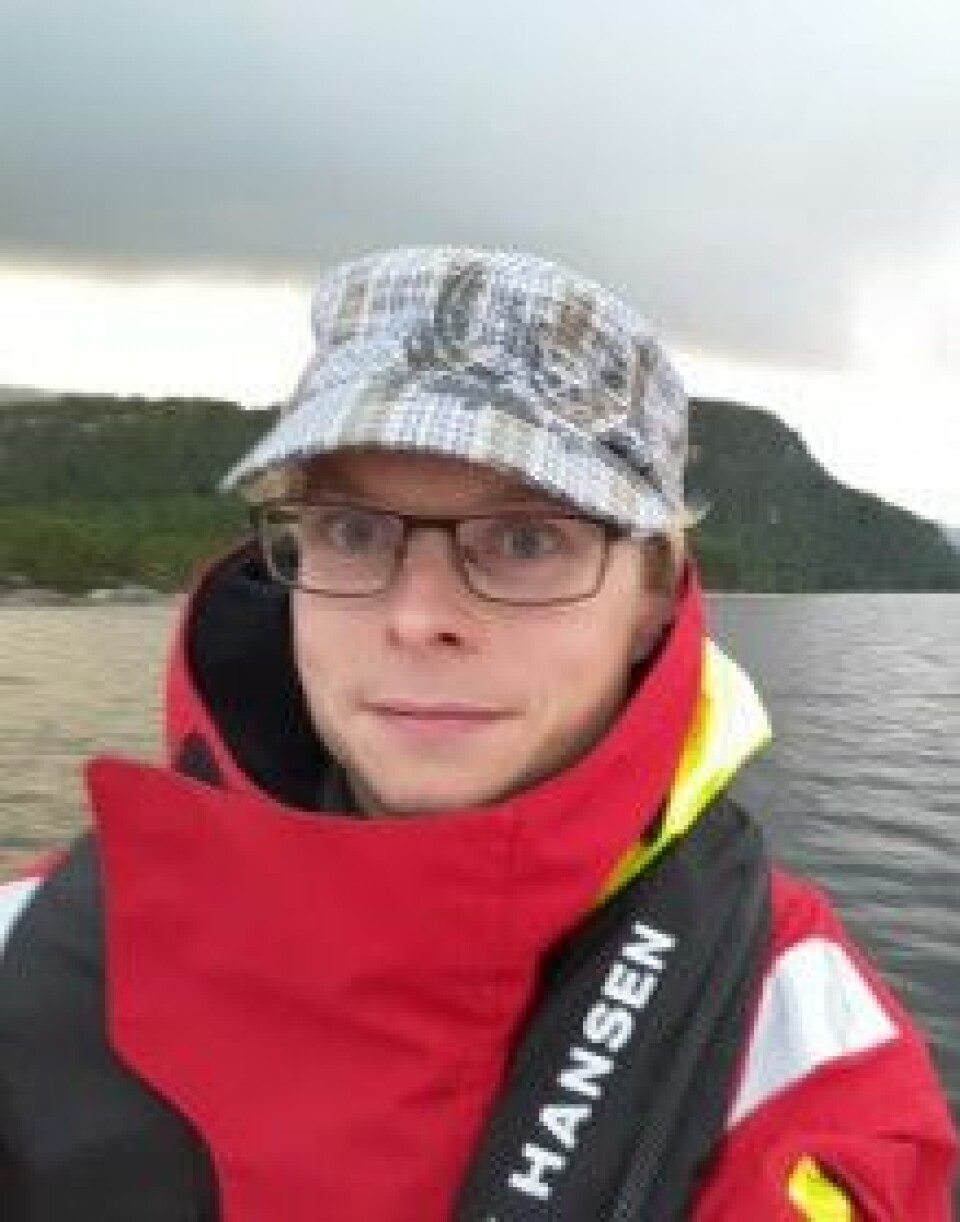 Antti Eloranta forsker blant annet på hvordan fisk og økosystemer påvirkes i kraftmagasiner. (Foto: Privat)