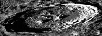 Kanskje kommer mennesker en gang til å bo under det store månekrateret Philolaus, som er 70 kilometer i diameter og 3,4 kilometer dypt. Fra bunnen av krateret ville man ha en flott utsikt til jorden. (Foto: NASA/LRO/SETI/Mars Institute/Pascal Lee) Kanskje kommer mennesker en gang til å bo under det store månekrateret Philolaus, som er 70 kilometer i diameter og 3,4 kilometer dypt. Fra bunnen av krateret ville man ha en flott utsikt til jorden. (Foto: NASA/LRO/SETI/Mars Institute/Pascal Lee)
