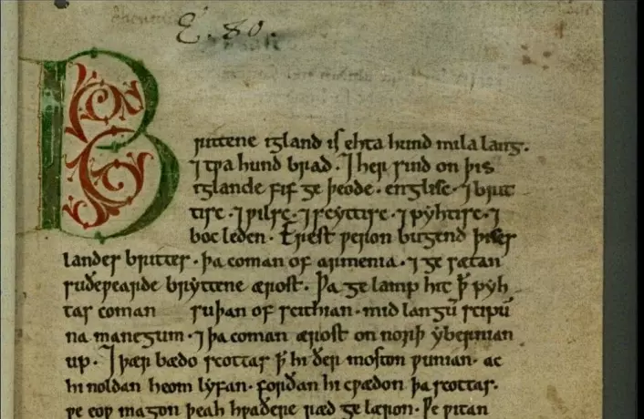 Dette er første side til en av bøkene i Den angelsaksiske krøniken. Denne boken dekker perioden mellom 1122 og 1154. (Bilde: Public domain)