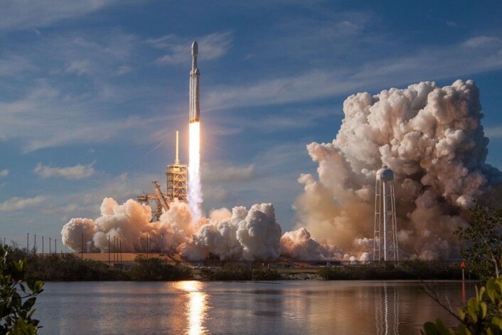 Ikke bare en illustrasjon: Falcon Heavy ble vellykket skutt opp for første gang 6. februar 2018. (Foto: SpaceX) Ikke bare en illustrasjon: Falcon Heavy ble vellykket skutt opp for første gang 6. februar 2018. (Foto: SpaceX)