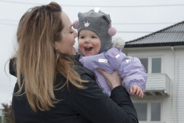 Annette Sørlie Stray var aldri i tvil om at hun ville føde datteren Ella på naturlig vis. (Foto: Christine Gulbrandsen) Annette Sørlie Stray var aldri i tvil om at hun ville føde datteren Ella på naturlig vis. (Foto: Christine Gulbrandsen)