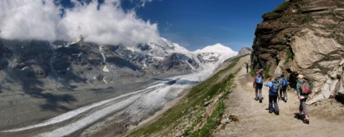 Hvert år besøker mer enn 800 000 turister Pasterze-isbreen i de østerrikske Alpene. Men hva skjer når det ikke lenger er en isbre å se? (Foto: Remigiusz / Shutterstock / NTB scanpix) Hvert år besøker mer enn 800 000 turister Pasterze-isbreen i de østerrikske Alpene. Men hva skjer når det ikke lenger er en isbre å se? (Foto: Remigiusz / Shutterstock / NTB scanpix)