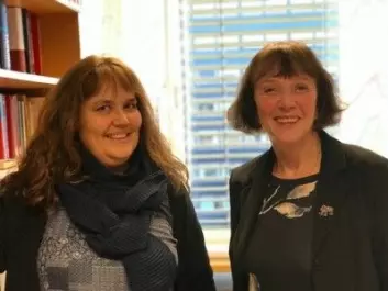 Kristin Hagen (t.v) og Ruth Vatvedt Fjeld ved Universitetet i Oslo tar studenter som ikke har fått det akademiske språket inn med morsmelka, på alvor. (Foto: Siw Ellen Jakobsen)