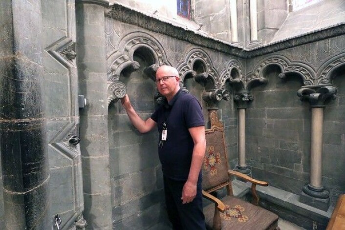 Øystein Ekroll er middelalder-arkeolog og forsker ved Nidaros domkirkes restaureringsarbeider. Hans tok doktorgraden ved NTNU i 2015, hvor han presenterte ny kunnskap om domens eldste del, oktogonen. (Foto: Nancy Bazilchuk, NTNU) Øystein Ekroll er middelalder-arkeolog og forsker ved Nidaros domkirkes restaureringsarbeider. Hans tok doktorgraden ved NTNU i 2015, hvor han presenterte ny kunnskap om domens eldste del, oktogonen. (Foto: Nancy Bazilchuk, NTNU)