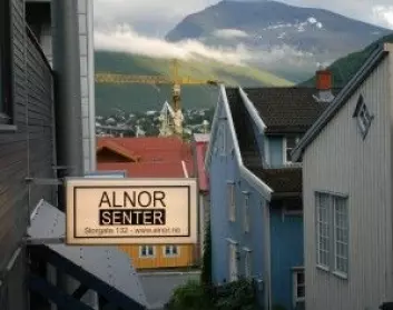 Alnor-moskéen i Tromsø skal være verdens nordligste moské. Når fastemåneden Ramadan er om vinteren og muslimer skal faste fra soloppgang til solnedgang, blir det vanskelig. Løsningen muslimer i Nord-Norge bruker er å følge fastetidene i Mekka, ifølge NRK Troms. (Foto: Osopolar/Wikimedia Commons)