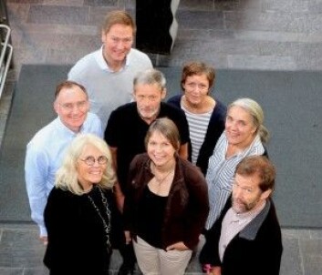 Noen av deltagerne i tenketanken: Første rad fra venstre: Ida Skaar (VI), Andrea Ficke (Nibio), Henning Sørum (NMBU). Andre rad fra venstre: Paul E. Verweij (RUNMC), Peter Gaustad (RH), Hege H. Divon (VI), Cecilie Torp Andersen (RH). Bakerst: Jørgen V. Bjørnholt (RH). (Foto: Mari M. Press / Veterinærinstituttet) Noen av deltagerne i tenketanken: Første rad fra venstre: Ida Skaar (VI), Andrea Ficke (Nibio), Henning Sørum (NMBU). Andre rad fra venstre: Paul E. Verweij (RUNMC), Peter Gaustad (RH), Hege H. Divon (VI), Cecilie Torp Andersen (RH). Bakerst: Jørgen V. Bjørnholt (RH). (Foto: Mari M. Press / Veterinærinstituttet)