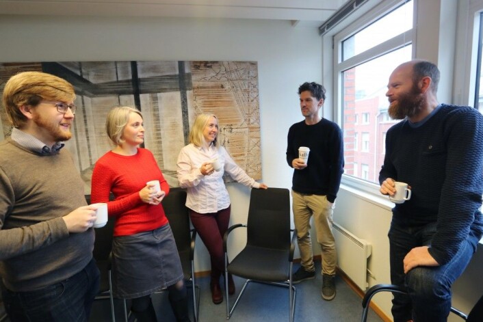Her er forskningsgruppen for ansvarlig innovasjon ved HiOA. Til venstre i bildet er Knut Jørgen Vie, i midten står Ellen-Marie Forsberg. Her er forskningsgruppen for ansvarlig innovasjon ved HiOA. Til venstre i bildet er Knut Jørgen Vie, i midten står Ellen-Marie Forsberg.