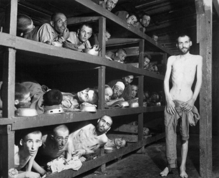 Tyske ungdommer må forholde seg til at landet har begått forferdelige krigsforbrytelser, inkludert holocaust – folkemordet på jøder under andre verdenskrig. (Foto fra Buchenwald konsentrasjonsleir i 1945 av H. Miller) Tyske ungdommer må forholde seg til at landet har begått forferdelige krigsforbrytelser, inkludert holocaust – folkemordet på jøder under andre verdenskrig. (Foto fra Buchenwald konsentrasjonsleir i 1945 av H. Miller)