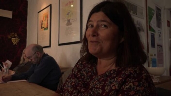 Ann Karina Sogge gikk fra å jobbe i politiet til å bli dagligleder i Kirkens bymisjon i Tromsø. (Skjermdump fra YouTube) Ann Karina Sogge gikk fra å jobbe i politiet til å bli dagligleder i Kirkens bymisjon i Tromsø. (Skjermdump fra YouTube)