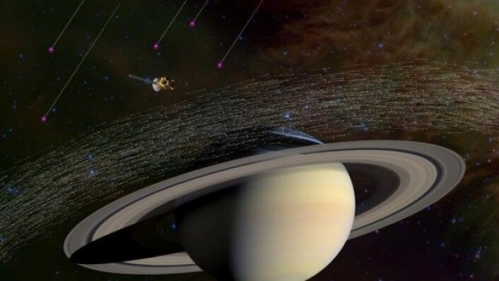 Cassini har samlet millioner av støvkornprøver fra Saturn. En del av prøvene kommer trolig fra et annet solsystem. Forskerne mener at de har en interstellar opprinnelse, for de beveger seg mye raskere og i andre retninger enn støvet som stammer fra Saturn. (Illustrasjon: Nasa) Cassini har samlet millioner av støvkornprøver fra Saturn. En del av prøvene kommer trolig fra et annet solsystem. Forskerne mener at de har en interstellar opprinnelse, for de beveger seg mye raskere og i andre retninger enn støvet som stammer fra Saturn. (Illustrasjon: Nasa)
